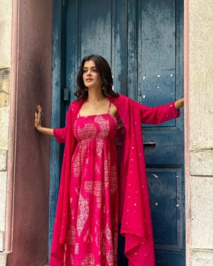 Madhumita Sarcar Instagram - কাজই পুজো, পুজোই কাজ❤️🔱🧿