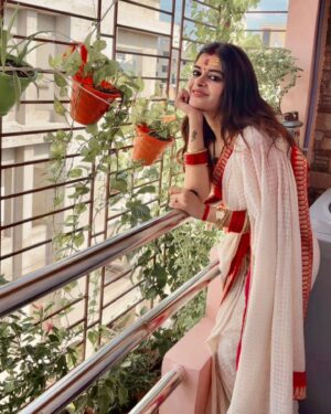 Madhumita Sarcar Instagram - কাজই পুজো, পুজোই কাজ❤️🔱🧿