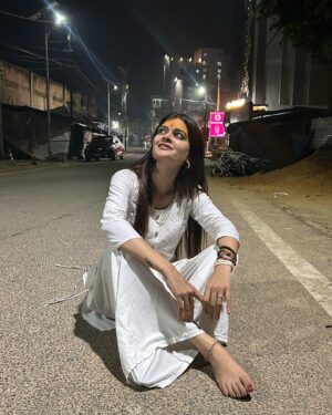 Madhumita Sarcar Instagram - কাজই পুজো, পুজোই কাজ❤️🔱🧿