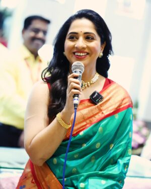 Madhurani Gokhale Instagram - Makeup: @mua_prakash 
Hair : @meghahairstylist_1988 

Saree : @saanjha_sarees