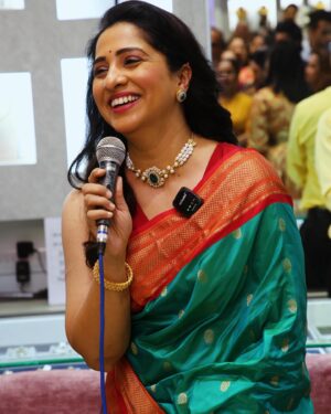Madhurani Gokhale Instagram - Makeup: @mua_prakash 
Hair : @meghahairstylist_1988 

Saree : @saanjha_sarees