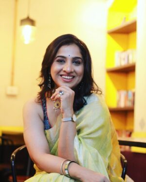 Madhurani Gokhale Instagram - Less perfection…
More Authenticity…!!

Photographer @visual_wonderer 
Saree @nirutiethenicstudio
Jewellery @tantuh_wirehandmadeartistry
Hair makeup @swatighodke_mua_official
Styling @srujana_by_ruttuja

Location @cafekathaa