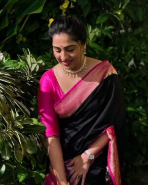 Madhurani Gokhale Instagram - Click click click….