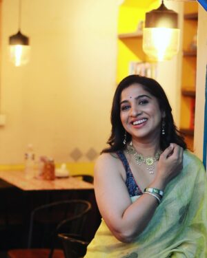 Madhurani Gokhale Instagram - Less perfection…
More Authenticity…!!

Photographer @visual_wonderer 
Saree @nirutiethenicstudio
Jewellery @tantuh_wirehandmadeartistry
Hair makeup @swatighodke_mua_official
Styling @srujana_by_ruttuja

Location @cafekathaa