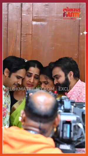 Madhurani Gokhale Instagram - तिन्ही मुलांना जवळ घेत अरुंधती झाली भावूक 

#Aaikuthekaykarte #Arundhati #Onset #Lastday #Lokmatfilmy