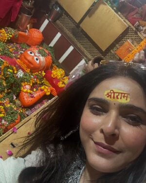 Madhurima Tuli Instagram - Feel so blessed I could be at Sangam in Prayagraj just before the #mahakumbh started. It was purely magic to see 3 rivers collide.. Couldn’t take the holy dip but #grateful I could visit ❤️🙏🏼