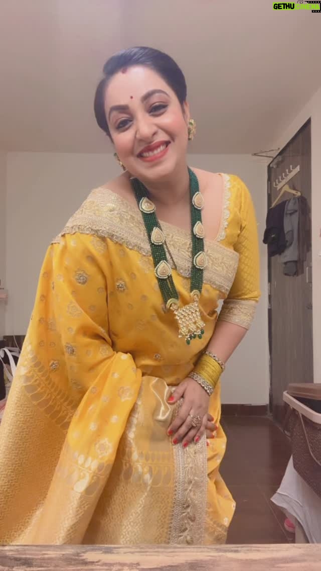 Madhusree Sharma - 1.7K Likes - Yellow Saree me kaisi lag rahi hu ?
#mannsundar #explore #explorepage #madhusreesharma #love #reels #treandingreels #trending #instagood #love #dangaltv
Stylist:- @stylebyalnoor
Saree :- @gemfashionstudio