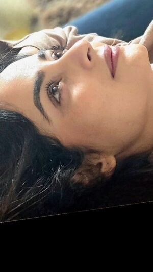 Madirakshi Mundle Instagram - Dil-e-Nadaan tujhe hua kya hai?

#actorslife
#reels #reelsinstagram #reelitfeelit 
#jannat #outfitoftheday #explorepage #trending #trendingreels #gratitude #madirakshi #trendingreels #simplicity