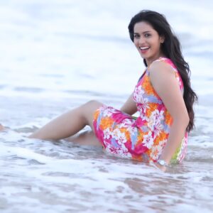 Mahana Sanjeevi Instagram - #mahansanjeevi #gorgeous #Actressmahanasanjeevi #trending#karumehangalkalaikindrana#vavaralamva
#mahana #mahanaofficial #mahanaactress #mahanasanjeevi #mahanacute #photoshoot  #karumehangalkalaikindrana #Kumbari #Kadatacham#vavaralamva #mahana #happiness#vijay #Thalapathy#