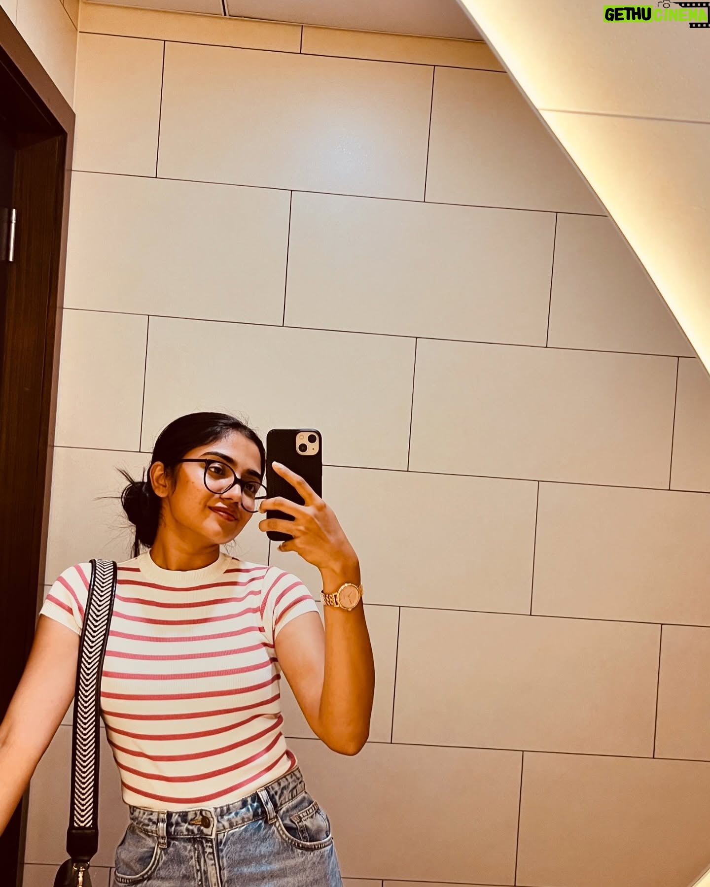Malavika Manoj - 274.8K Likes - ❤️