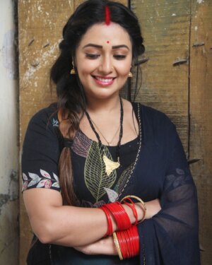 Mani Bhattacharya Instagram - "Behind every beautiful thing, there's some kind of pain."💙

#picoftheday #trending #actress #punjabisuit #manibhattachariya #manibhattacharya