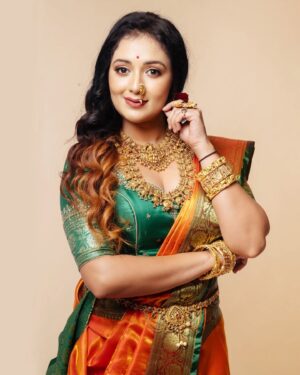 Mani Bhattacharya Instagram - "Owning our story and loving ourselves through that process is the bravest thing that we'll ever do"🧡

#trending #actresslife #viralpost #love #marathi #newlook #orange #saree #shooting #foryou #actress #manibhattachariya #manibhattacharya