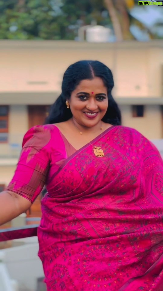 Manju Pathrose - 7.8K Likes - 📷@__nandhan_____ puthithaana aanandham...♥️♥️
📿@gem.forher