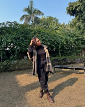 Mansi Sharma Instagram - “The best things in life are the people we love, the places we go and the memories we make.” #2025 #New #Memories #MommyOf2 #Blessed #ThankYouRabbJiForEverything 🙏🙏