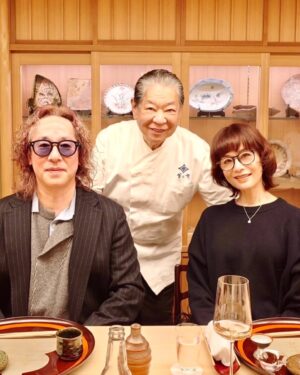 Mao Daichi Instagram - 先日
京都の菊乃井鮨「青」に行って来ました
お鮨🍣も、それぞれのお料理も絶品でした😋
器は全て魯山人！🫨

さて、25日(土)明日の
🌹最高のオバハン中島ハルコ🌹
第4話　23時40分からお見逃しなく〜（＾Ｏ＾☆♪

#菊乃井 #村田吉弘
#ミシュラン三ツ星★★★
#鮨青
#魯山人#北大路魯山人
#最高のオバハン中島ハルコ 🌹
#最高のオバハン #中島ハルコ #MIB 
#オトナの土ドラ 📺
#東海テレビ #フジテレビ系列
#毎週土曜夜11時40分
#第4話 #1月25日
#原作 #林真理子 #脚本 #西荻弓絵
#大地真央
#MAODAICHI
#森田恭通
#yasumichimorita