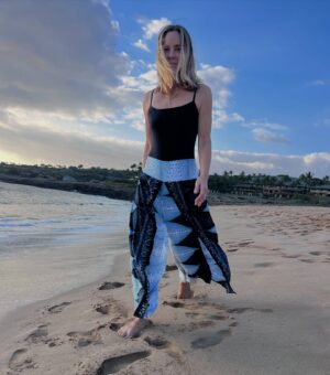 Maria Bello Instagram - Holiday stroll @fslanai @dominiquecrenn