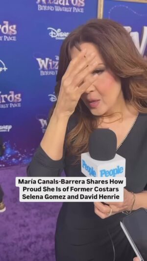 Maria Canals-Barrera Instagram - #repost from @people 💜 #wizardsbeyondwaverlyplace premiere!