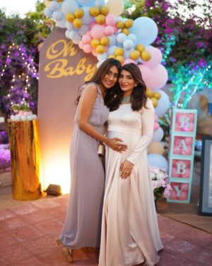 Mariam Ansari Instagram - Happy birthday to my soul sister! Thankyou for being the constant entertainment in our lives and being such an awesome Khapo to Amaya ♥️😘 We love you ♥️🥲