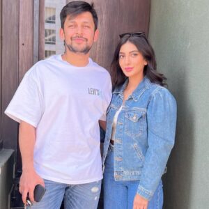 Mariam Ansari Instagram - Anniversary dump or shall I say dumped on anniversary 😂 
Ending 2023 with a bad joke, totally my style.