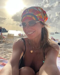 Actress Mariana Fabbiani HD Photos and Wallpapers February 2025