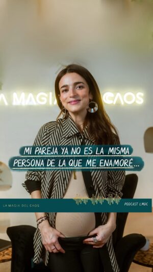 Marianna Burelli Instagram - Aceptar que nuestras parejas van a cambiar con el paso del tiempo es una de las cosas más saludables que podemos hacer por nuestras relaciones y así poder evolucionar en conjunto. En el capítulo “Construye un matrimonio a tu medida” con @mariannaburelli y @robaguire hablamos de eso y también de: 

- Herramientas para aprender a discutir en pareja sin HUIR 
- Qué pasa con la relación de pareja cuando se convierten en padres 
- Cómo pasaron de “ser biológicamente incapaces de tener más hij@s” (de acuerdo a varios doctores) a embarazarse de gemelos a los 40 (sin tratamiento de fertilidad de por medio)
- Cómo afrontar cuando la persona de la que te enamoraste cambia radicalmente
- Porqué sí es necesario trabajar en ti mism@ ANTES de buscar pareja
- Cómo construyeron una familia sin roles de género marcados y los aprendizajes de hacerlo

⚡¡Cuéntame por acá qué opinas tú de este capítulo! Me encanta leer tus comentarios.

*¡Escucha este capítulo completo del podcast en Youtube y TODAS las plataformas de audio (incluyendo Spotify, Apple Podcasts y Amazon Music)