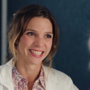 Marie Hennerez Instagram - Débuts d’intrigue autour du cancer dans @pblvofficiel 
Qu’en pensez-vous ?
❤️❤️❤️
