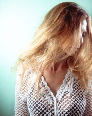 Marie Hennerez Instagram - Shooting @florian_fusy 
Make Up @nadia.bouhou 
Stylism @lilouvintage.marseille