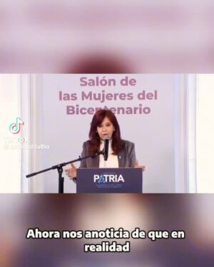 Marina Glezer Instagram - 💜 la política es nuestra, señores, señoras. 
@malegmagnasco