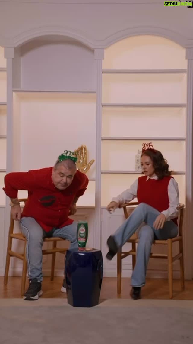 Marta Andrino - 365 Likes - Em 2024, o Toy distribuiu Fairy como se não houvesse amanhã! Será que em 2025 repete a dose? A loiça é lavada, é secada e com Fairy não custa nada! #NaoHaCasaSemFairy | pub