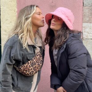 Marta Gil Instagram - Muita cor num dia de chuva!!!💕
Last video: Who did it better?😂