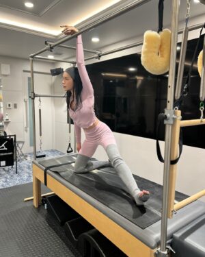 Mary Sara Instagram - 最近は、ピラティス行く時も
ちゃんとメイクしてる🪽

そしてSKIMSのコットンリブシリーズがお気に入り
