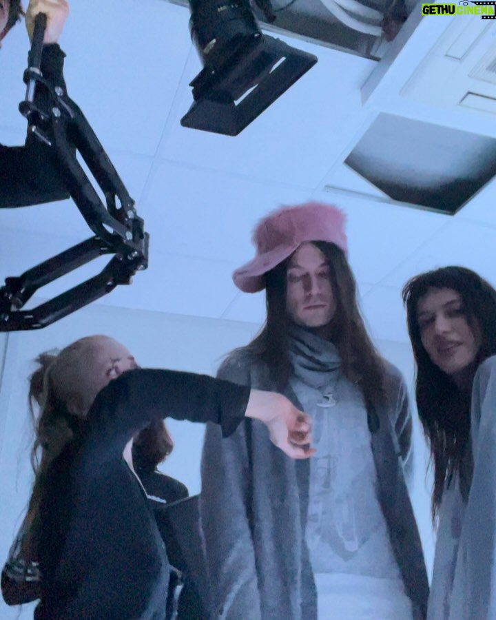 Marylou Mayniel - 20K Likes - hope yall like the music š¤
it exists also thanks to @caseymq @cecilebelieve @nicknoexit @dannylharle
grateful for all the people that have been working on the set for the video š«
slide 1 is an @arianekiks picture
slide 2 and 4 @pdemones