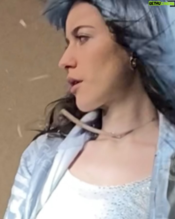 Marylou Mayniel - 20K Likes - hope yall like the music š¤
it exists also thanks to @caseymq @cecilebelieve @nicknoexit @dannylharle
grateful for all the people that have been working on the set for the video š«
slide 1 is an @arianekiks picture
slide 2 and 4 @pdemones