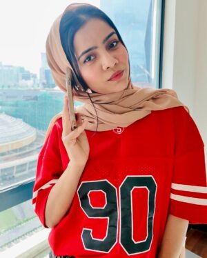 Mashura Basheer Instagram - Stealing Hubby’s T-shirts, but he stole my heart first.😉💋❤️ I Love You Sooooo Much Beibyyyy 💋❤️ @basheer_bashi