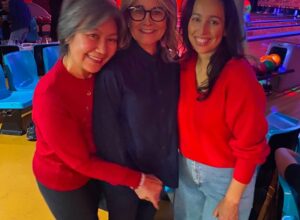 Maureen McCormick Instagram - What a beautiful day today celebrating love, friendship and best buddies🎄❤️💕 @bestbuddies 🥰 I love my buddies!