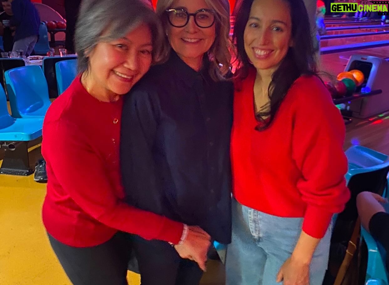Maureen McCormick - 3.2K Likes - What a beautiful day today celebrating love, friendship and best buddies🎄❤️💕 @bestbuddies 🥰 I love my buddies!