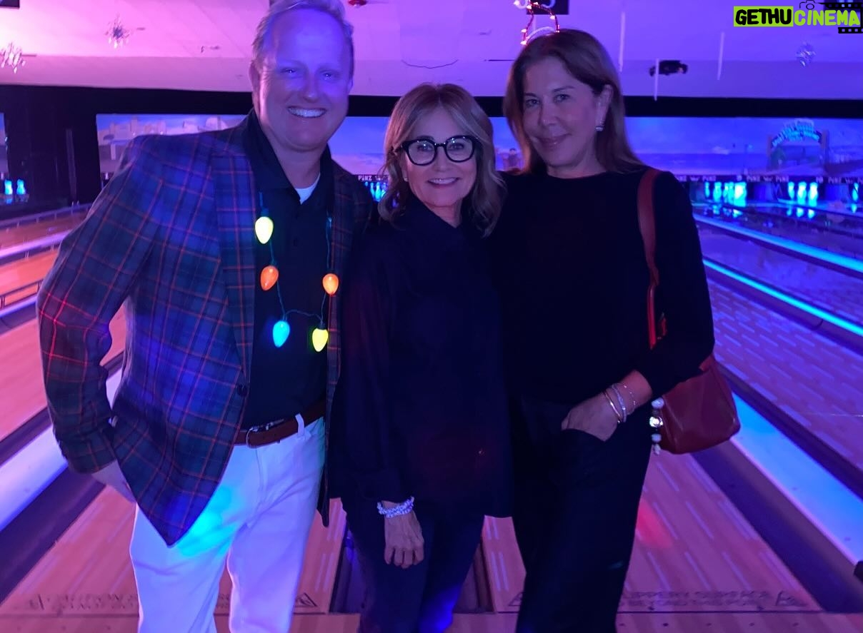 Maureen McCormick - 3.2K Likes - What a beautiful day today celebrating love, friendship and best buddies🎄❤️💕 @bestbuddies 🥰 I love my buddies!