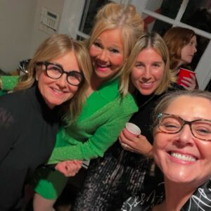 Maureen McCormick Instagram - Thank you @carolinerhea4real for hosting such a beautiful Christmas party❤️ And thank you @camrynmanheim for taking this photo🥰 Love you ladies!!! 😘 #christmastime 🎄