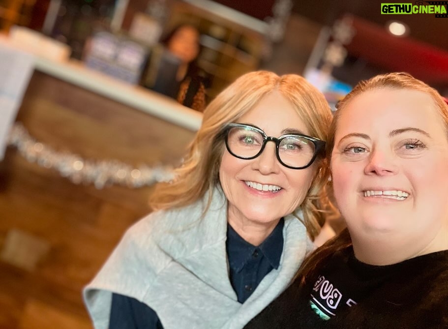 Maureen McCormick - 3.2K Likes - What a beautiful day today celebrating love, friendship and best buddies🎄❤️💕 @bestbuddies 🥰 I love my buddies!
