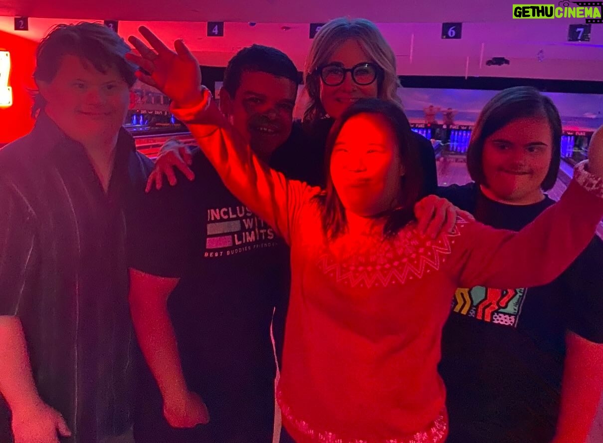 Maureen McCormick - 3.2K Likes - What a beautiful day today celebrating love, friendship and best buddies🎄❤️💕 @bestbuddies 🥰 I love my buddies!
