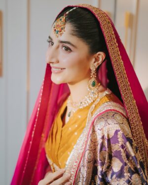 Mawra Hocane Instagram - Literally turned my imagination into a reality for my mehndi ✨ @zakia_rukia_salon ✨ 🥲

P.S let’s see if you can find Ameer’s name in my henna so so beautifully done by @thehennagirl 

outfit of my dreams @manishmalhotra05 🤍

captured exquisitely by @saraidrees_