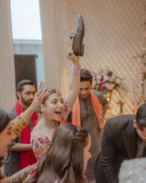 Mawra Hocane Instagram - sach mien ameer ho gayi mien toh ♾️🥲♥️♥️ 

#MawraAmeerHoGayi

📸 @pictroizzah 
💄 @imranaslammua 
magical decor by our fav @qasimyar 
Thankyou Qasim bhai for everything 🙏🏻✨