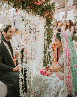 Mawra Hocane Instagram - Mr & Mrs Gilani ♾️🤍 #MawraAmeerHoGayi

📸 @saraidrees_