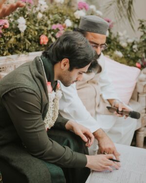 Mawra Hocane Instagram - Mr & Mrs Gilani ♾️🤍 #MawraAmeerHoGayi

📸 @saraidrees_