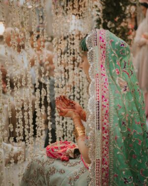 Mawra Hocane Instagram - Mr & Mrs Gilani ♾️🤍 #MawraAmeerHoGayi

📸 @saraidrees_