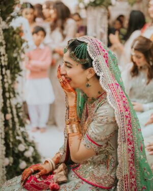 Mawra Hocane Instagram - Mr & Mrs Gilani ♾️🤍 #MawraAmeerHoGayi

📸 @saraidrees_