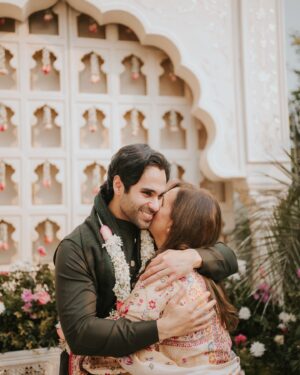 Mawra Hocane Instagram - Mr & Mrs Gilani ♾️🤍 #MawraAmeerHoGayi

📸 @saraidrees_