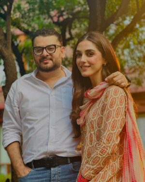 Maya Ali Instagram - Every journey has to end, but I believe every ending leads to a new beginning! ✨ #SunnMereDil has been a special chapter in my life, and working with such incredible people was an absolute pleasure. 🫶

@haseeb_hasanofficial working with you again after so long was nothing short of amazing. Your passion, vision, and dedication brought Sadaf to life in a way that wasn’t easy, but you made it seamless. You did a fantabulous job with the whole team, and I couldn’t be prouder! 🫰🏻

Wajju @wahaj.official mere dost, we may not have shared much screen time, but I witnessed a stronger and better version of you. App ki ankhein bolti hain and trust me, Bilal Abdullah couldn’t have been played better by anyone else! 🫶

@hiramaniofficial my Heer, your kindness towards everyone made me your fan for life! You’re a beautiful person inside and out! 💕

@amarkhanlove your dialogue delivery and expressions were beyond amazing. Kamal karti hain app! 🫰🏻

@shahvirkadwani mere bhai, you hold a special place in my heart 💖. Your hard work and dedication made every scene shine, hamesha khush raho hero! 🤗
 
@ttayyab_shah app k frames ki kya he baat karun, every frame of yours is magic and it was a treat to watch on screen! 

A huge thank you to the entire team & crew for making this journey beautiful. ✨✨

@makeupby_yash.12 thank you for Sadaf’s gorgeous looks and for pampering Maya with so much love! 🤗

@abdullah.kadwani and @asadaqureshi, what an experience it was working under your production! You both are incredible souls, and I thoroughly enjoyed this journey. 😊

Lastly, every project has its own story, and this one was filled with sweat, hard work, and passion from each one of us. We gave it our best to entertain you all. Thank you for your love and even bigger thanks to those who shared constructive criticism, it only helps us grow. 🫰🏻

Jab end theek ho jaaye to sab theek hai!
Kaha suna maaf dosto!
Miltey hain break ke baad! ❤️