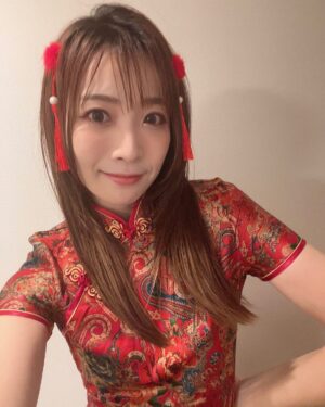 May'n Instagram - 新年快樂呀❤️
祝你們今年順順利利，開心每一天！
新年希望你們吃好喝好😋🥩

萬事如意。我想你們啦🥹🫰🫰

#新年快樂 #蛇年大吉 #新年好 #春節

(為了春節買的🤣🪭🪭我愛你們🥹🫰）