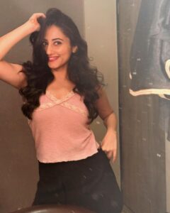 Actress Mazel Vyas HD Photos and Wallpapers January 2025